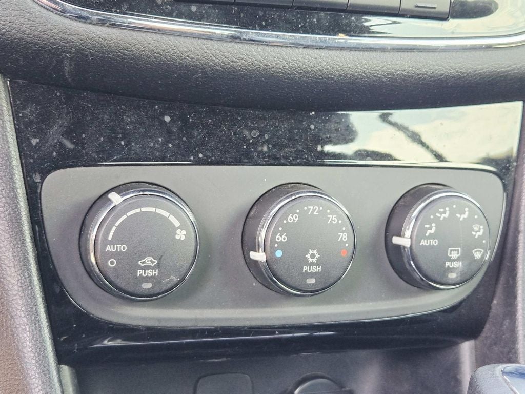 2011 Chrysler 200 Limited
