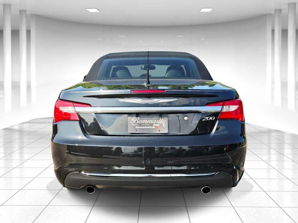 2011 Chrysler 200 Limited