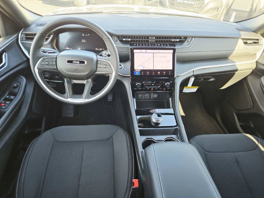 2027 Jeep Grand Cherokee Laredo X