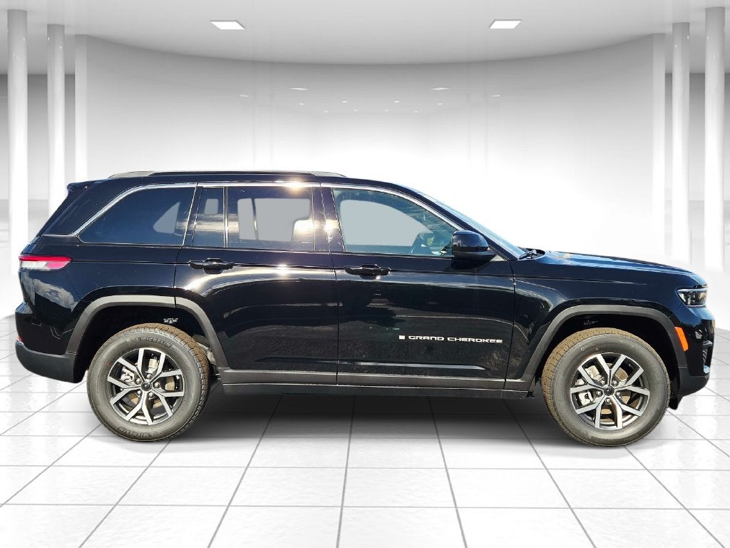 2027 Jeep Grand Cherokee Laredo X