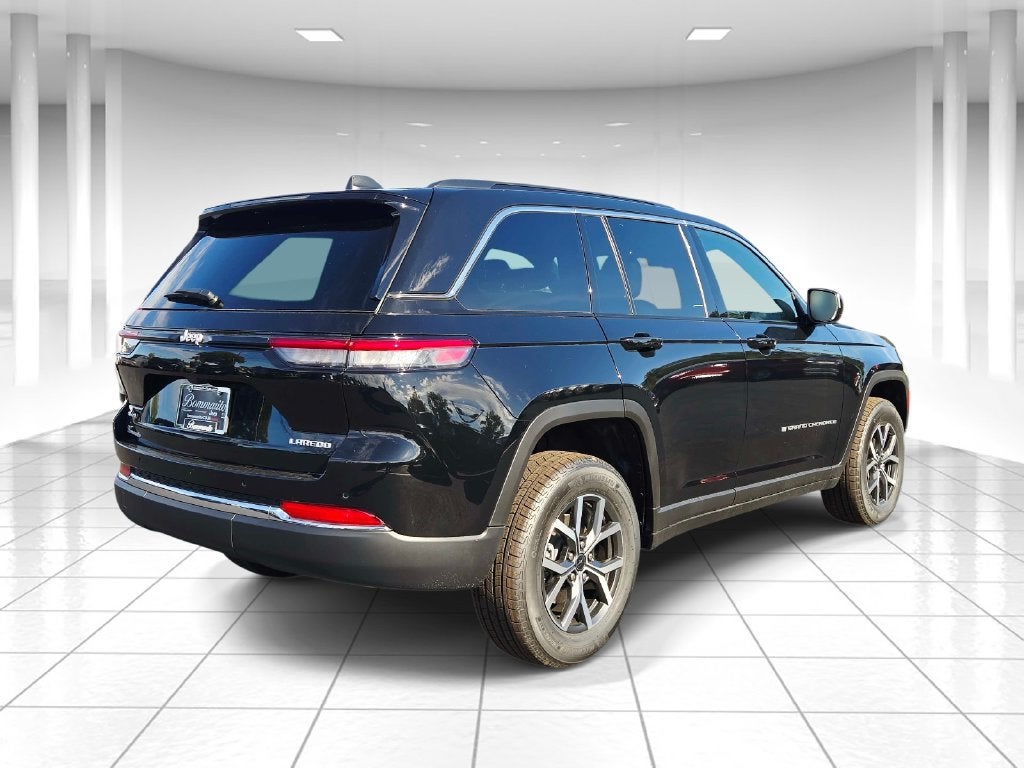 2027 Jeep Grand Cherokee Laredo X