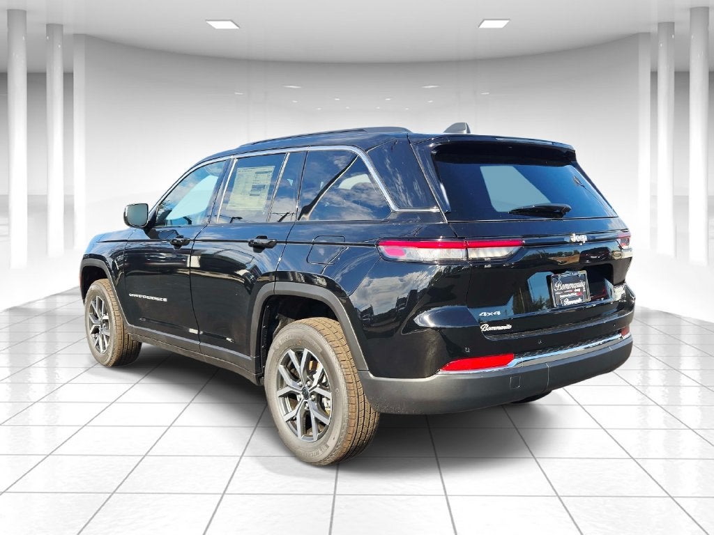 2027 Jeep Grand Cherokee Laredo X