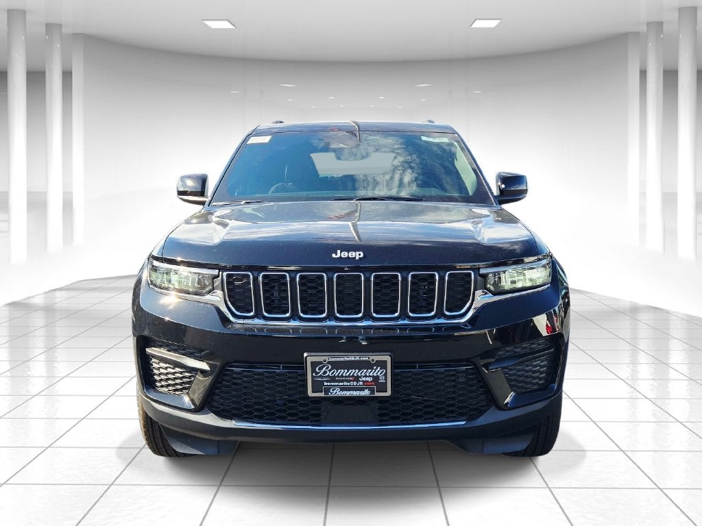 2027 Jeep Grand Cherokee Laredo X