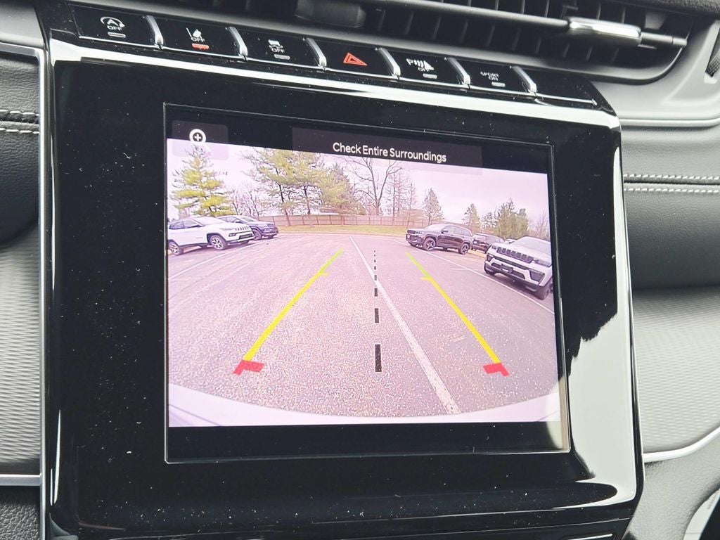 2026 Jeep Grand Cherokee Laredo