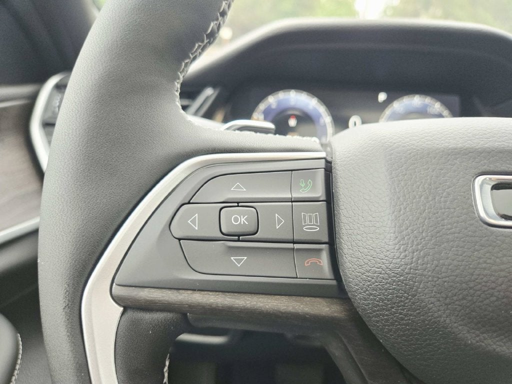 2027 Jeep Grand Cherokee Limited Reserve