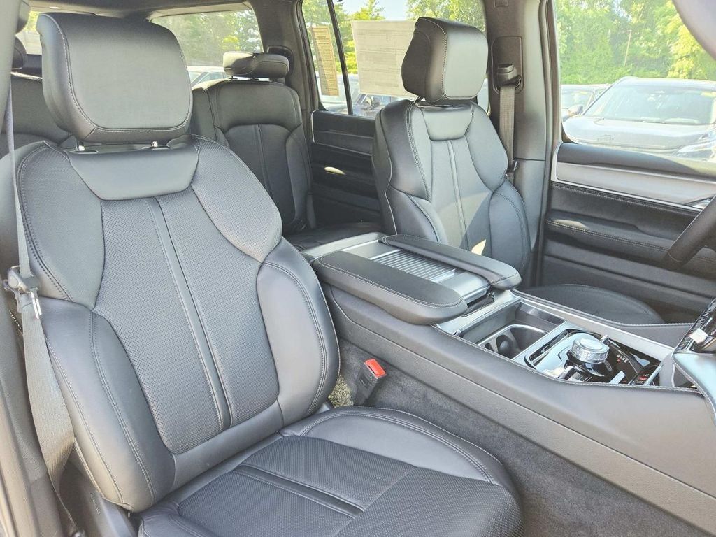 2026 Jeep Grand Wagoneer Limited Reserve