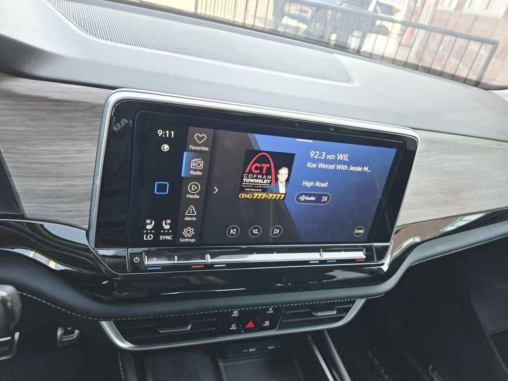 2024 Volkswagen Atlas 2.0T SEL Premium R-Line