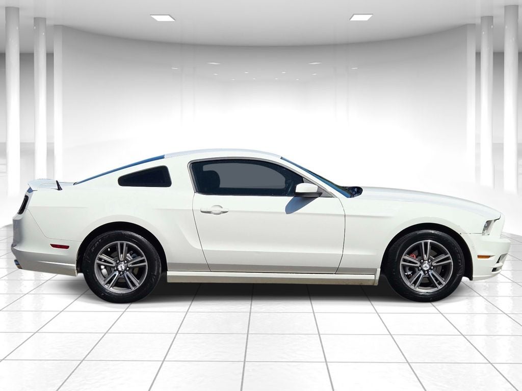 Used 2013 Ford Mustang V6 Premium with VIN 1ZVBP8AM4D5240131 for sale in Ellisville, MO