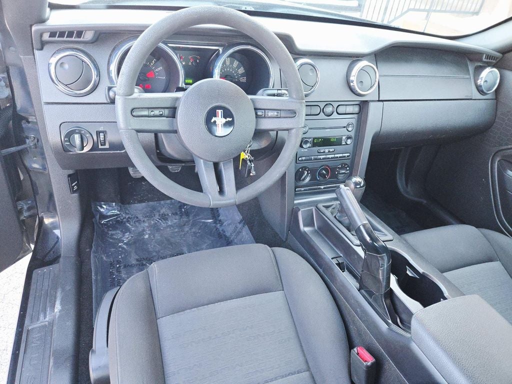 2007 Ford Mustang V6 Deluxe