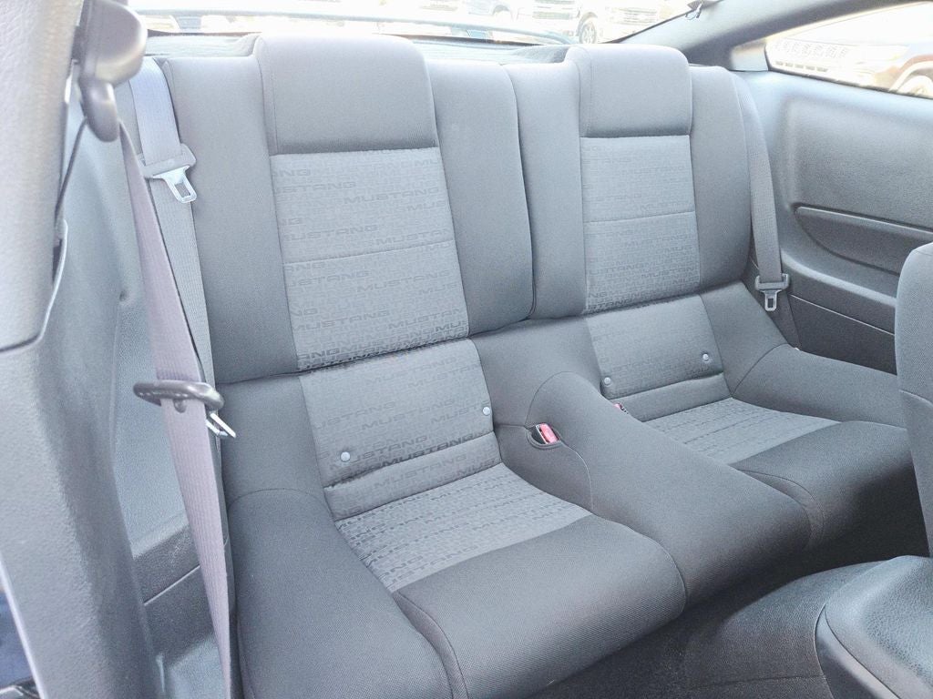 2007 Ford Mustang V6 Deluxe