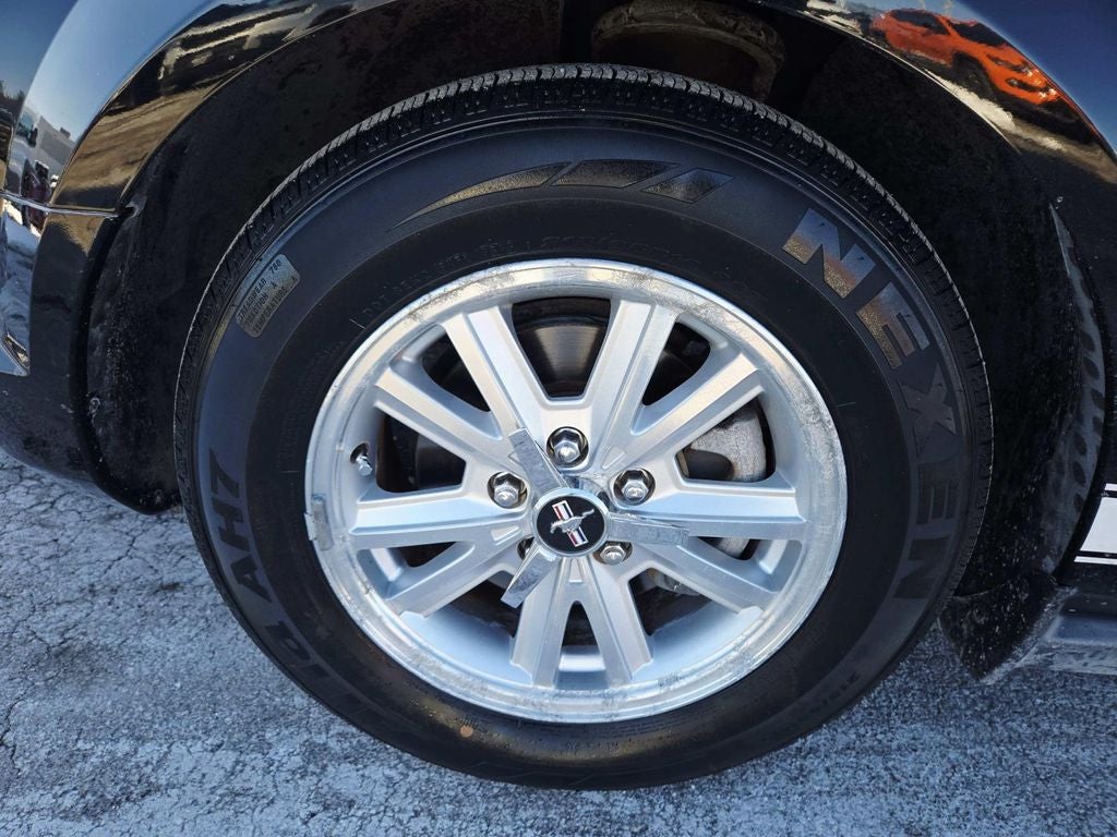 2007 Ford Mustang V6 Deluxe