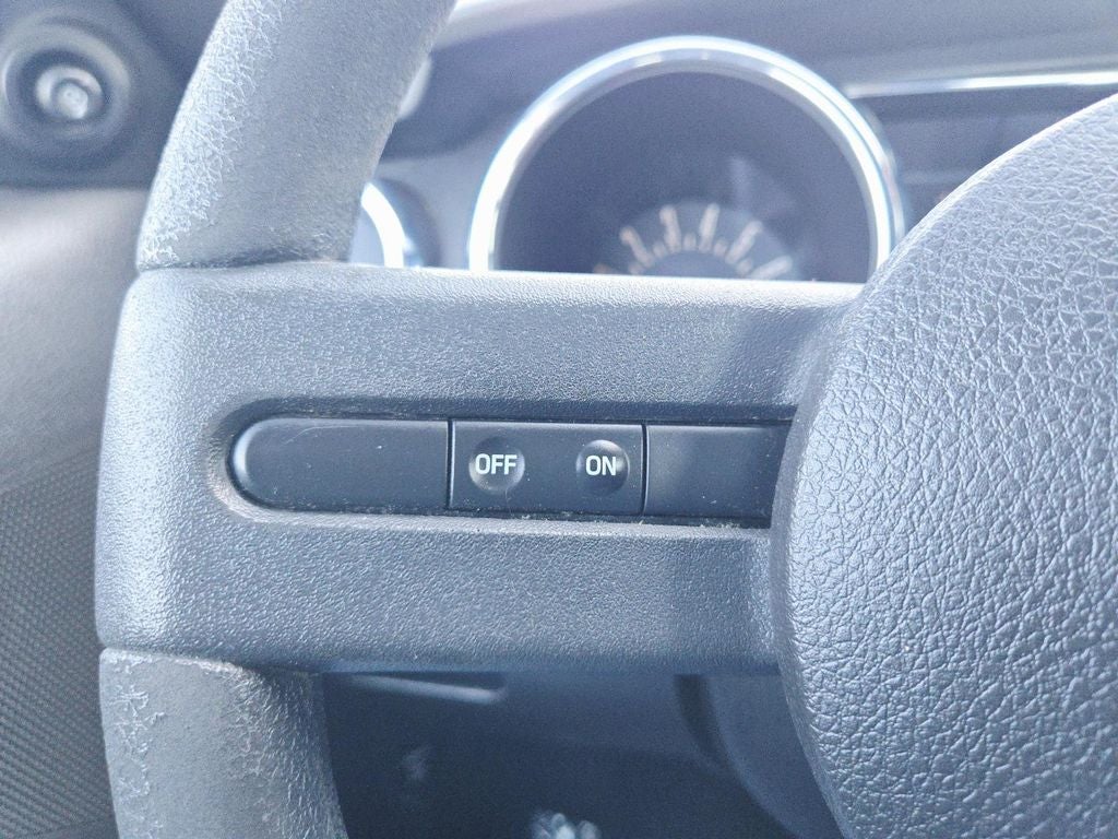 2007 Ford Mustang V6 Deluxe