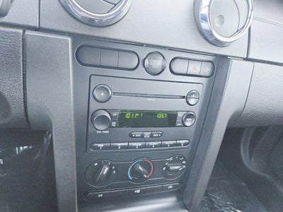 2007 Ford Mustang V6 Deluxe