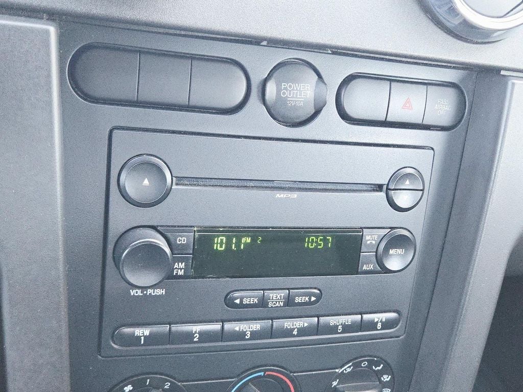 2007 Ford Mustang V6 Deluxe