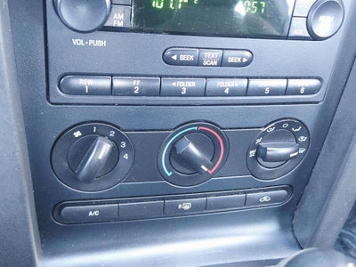 2007 Ford Mustang V6 Deluxe