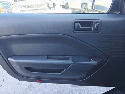 2007 Ford Mustang V6 Deluxe