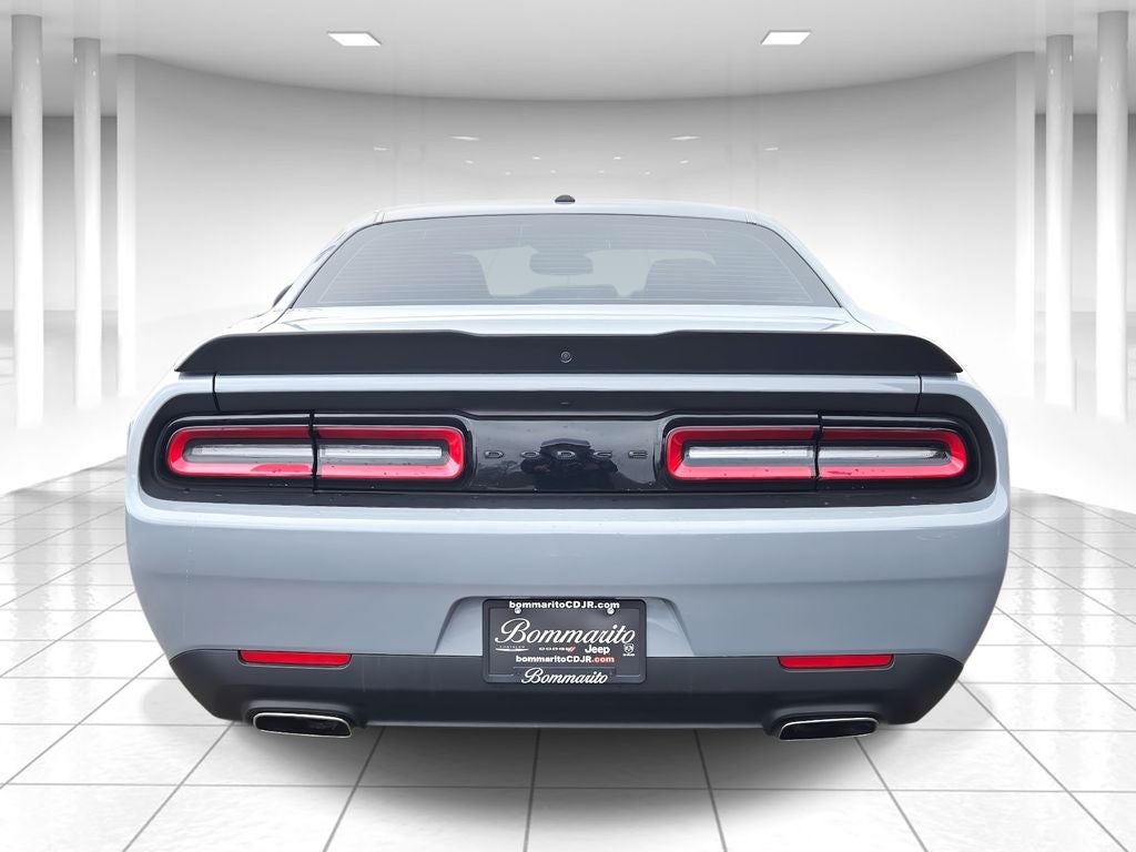 2022 Dodge Challenger SXT