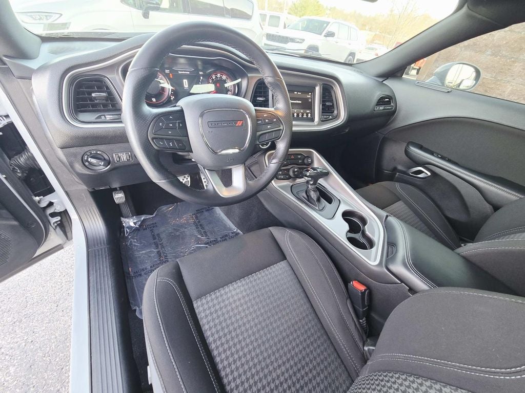 2022 Dodge Challenger SXT