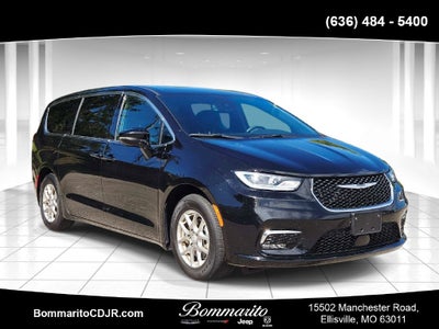 2025 Chrysler Pacifica Select