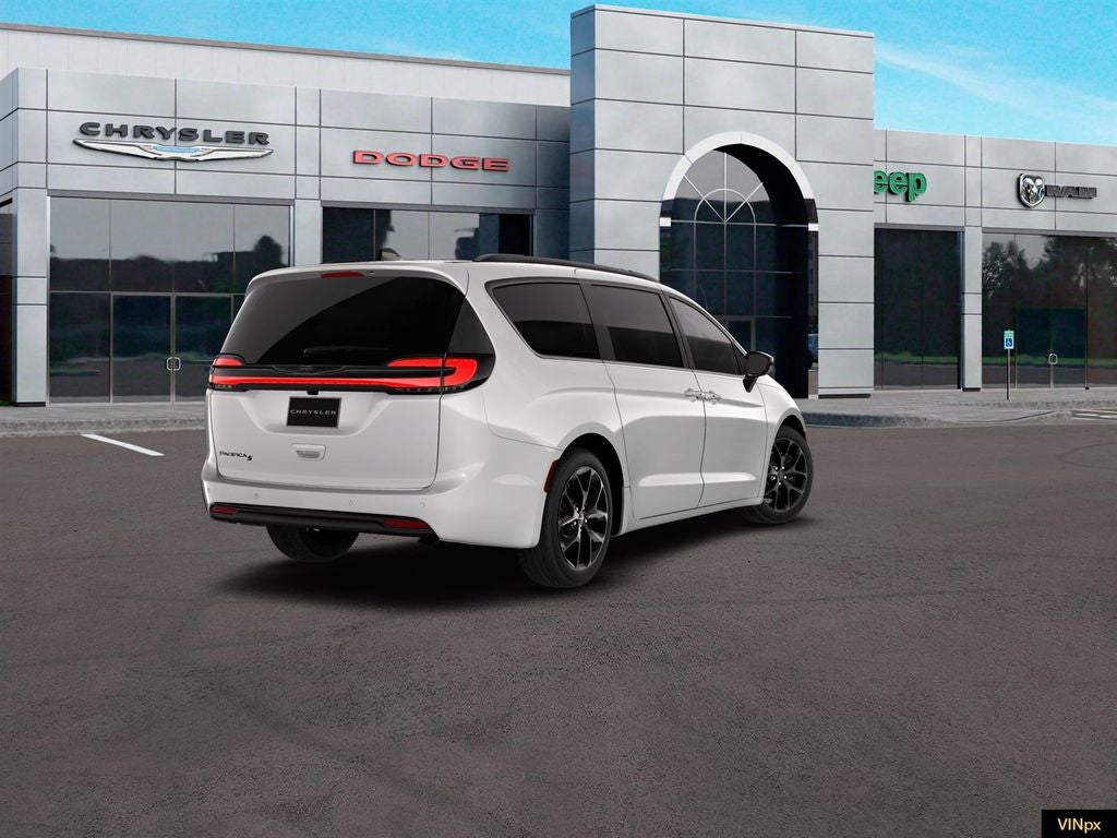 2026 Chrysler Pacifica Select