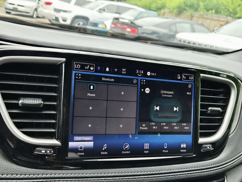 2025 Chrysler Pacifica Select