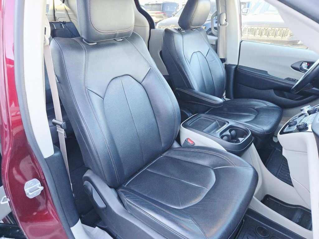 2020 Chrysler Pacifica Touring L