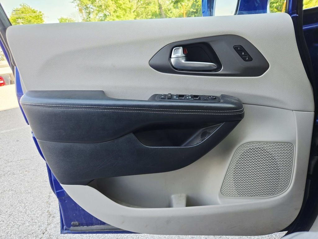 2021 Chrysler Pacifica Touring L