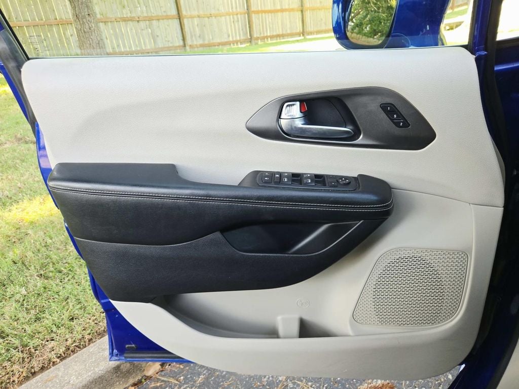 2021 Chrysler Pacifica Touring L