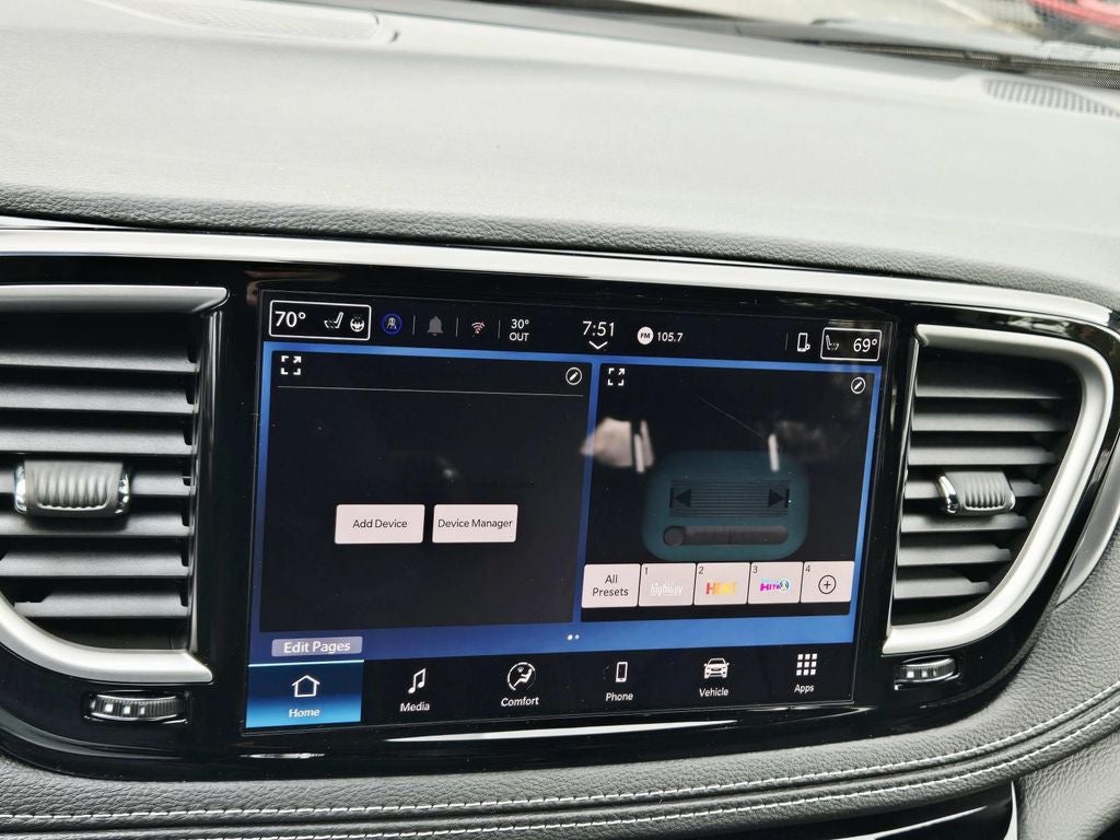 2026 Chrysler Pacifica Select