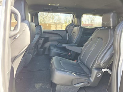 2026 Chrysler Voyager LX