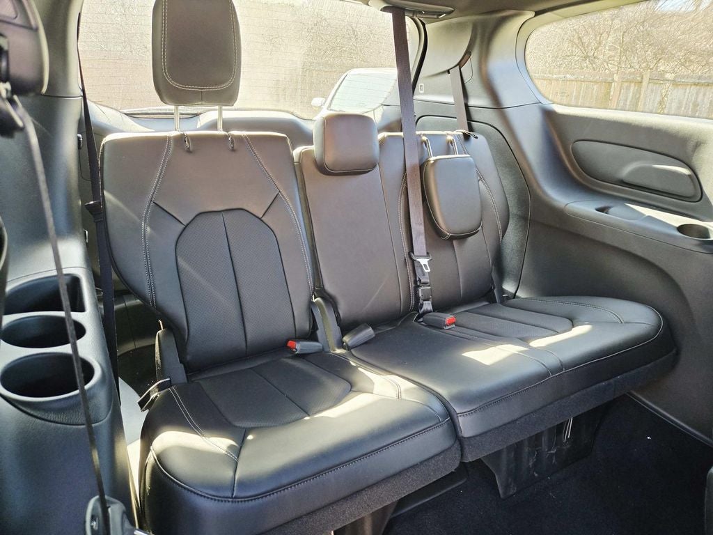 2026 Chrysler Voyager LX