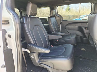 2026 Chrysler Voyager LX