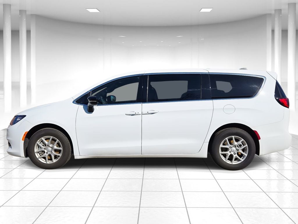 2026 Chrysler Voyager LX