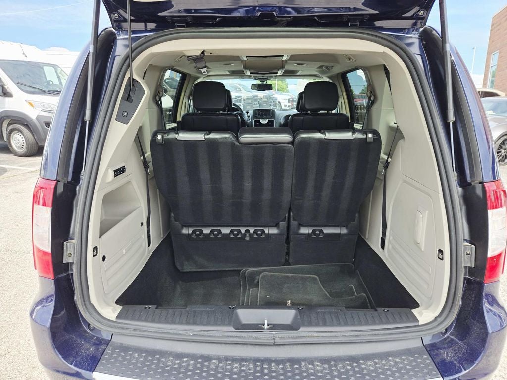 2014 Chrysler Town & Country Touring-L