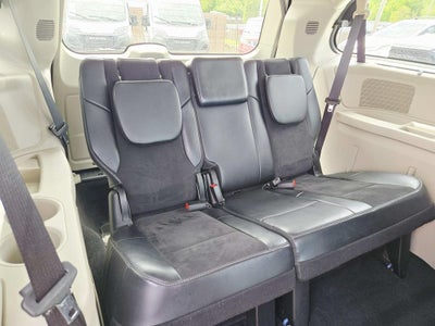 2014 Chrysler Town & Country Touring-L