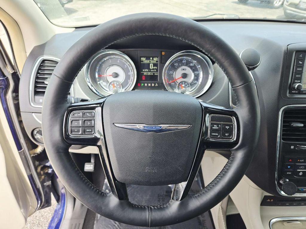 2014 Chrysler Town & Country Touring-L