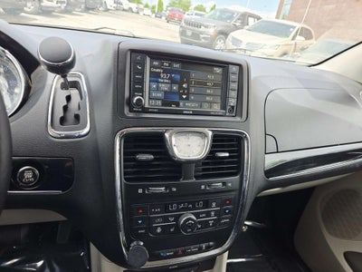2014 Chrysler Town & Country Touring-L