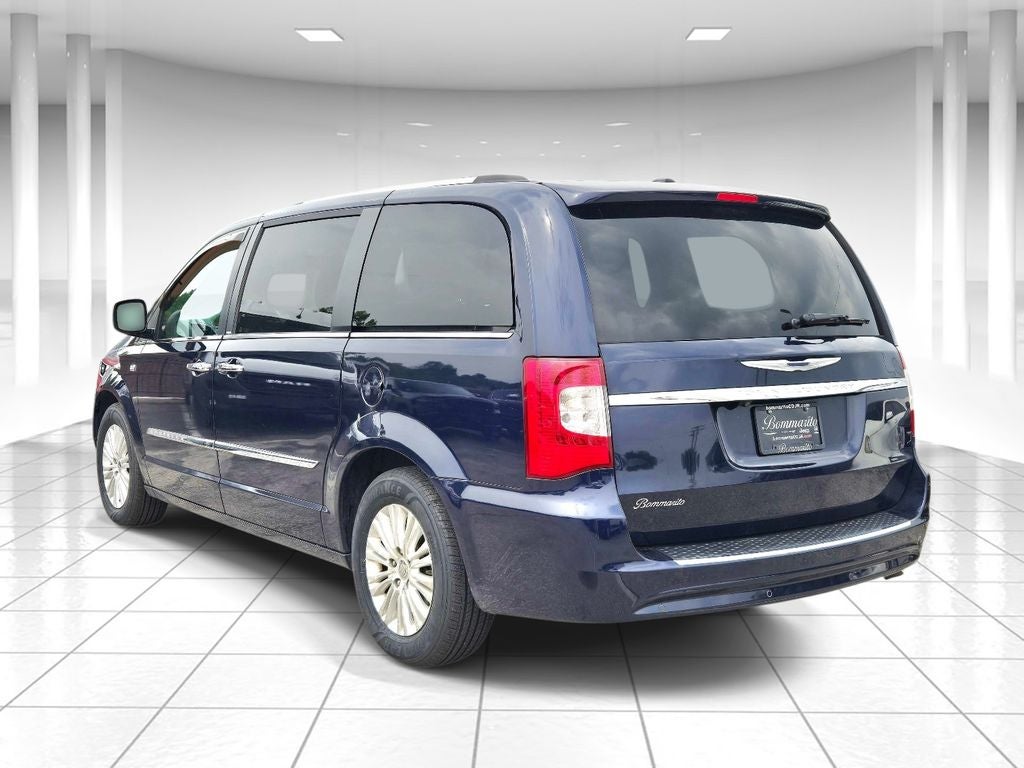 2014 Chrysler Town & Country Touring-L
