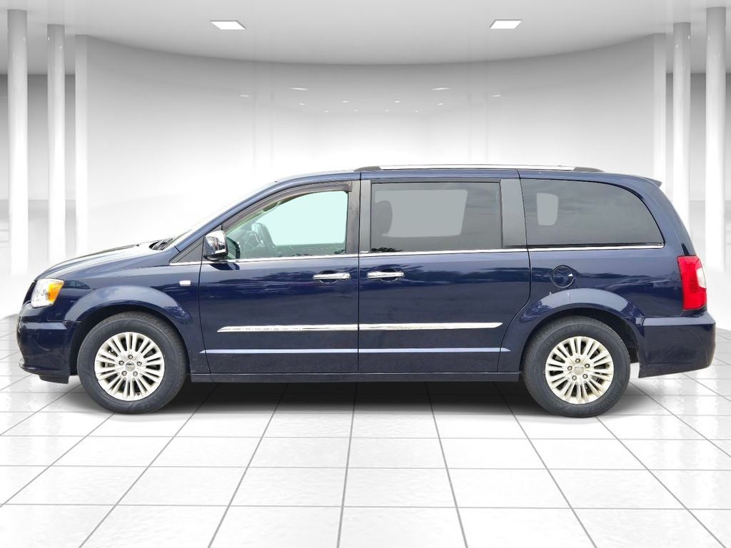 2014 Chrysler Town & Country Touring-L