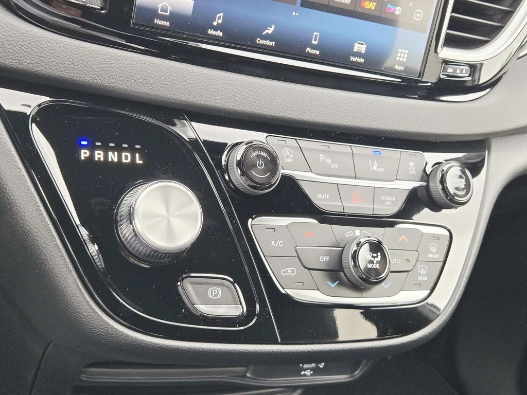 2026 Chrysler Voyager LX
