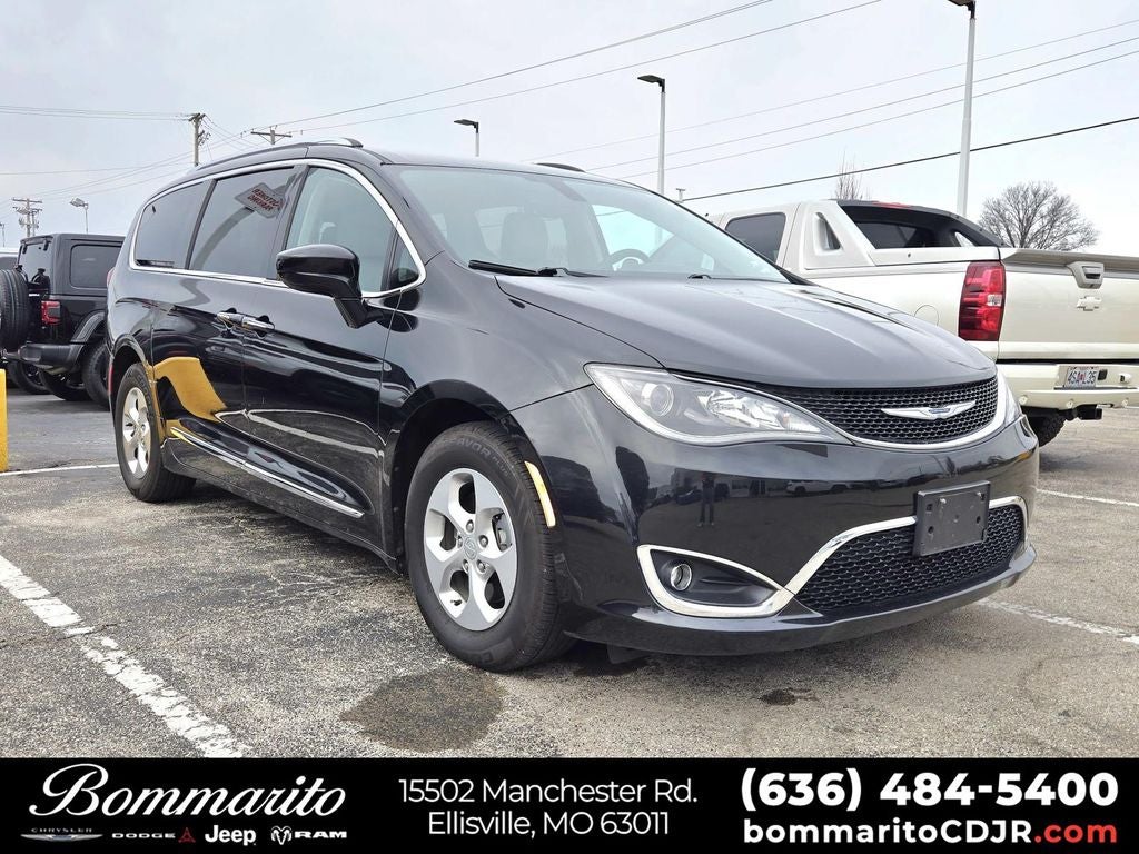 2017 Chrysler Pacifica Touring-L Plus