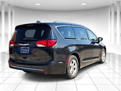 2017 Chrysler Pacifica Touring L Plus