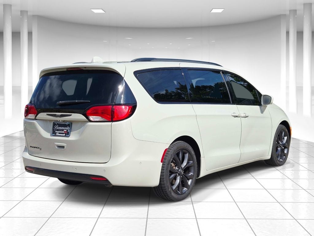 2019 Chrysler Pacifica Touring L Plus