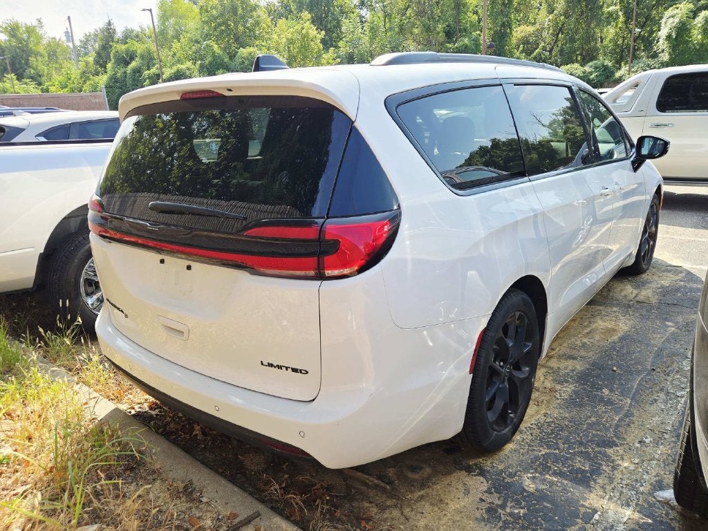 2025 Chrysler Pacifica Limited