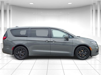 2022 Chrysler Pacifica Hybrid Limited