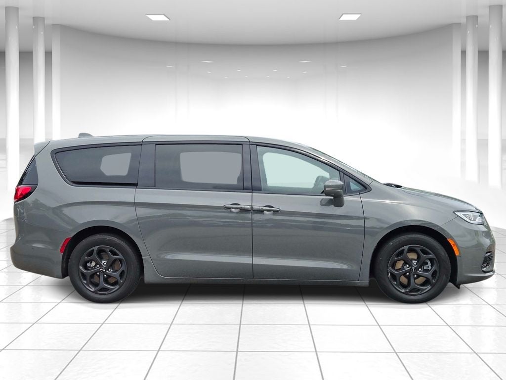 2022 Chrysler Pacifica Hybrid Limited
