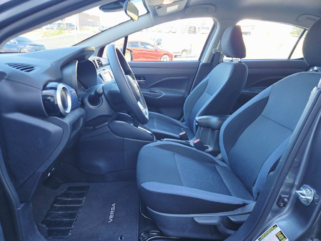 2025 Nissan Versa 1.6 SV SV