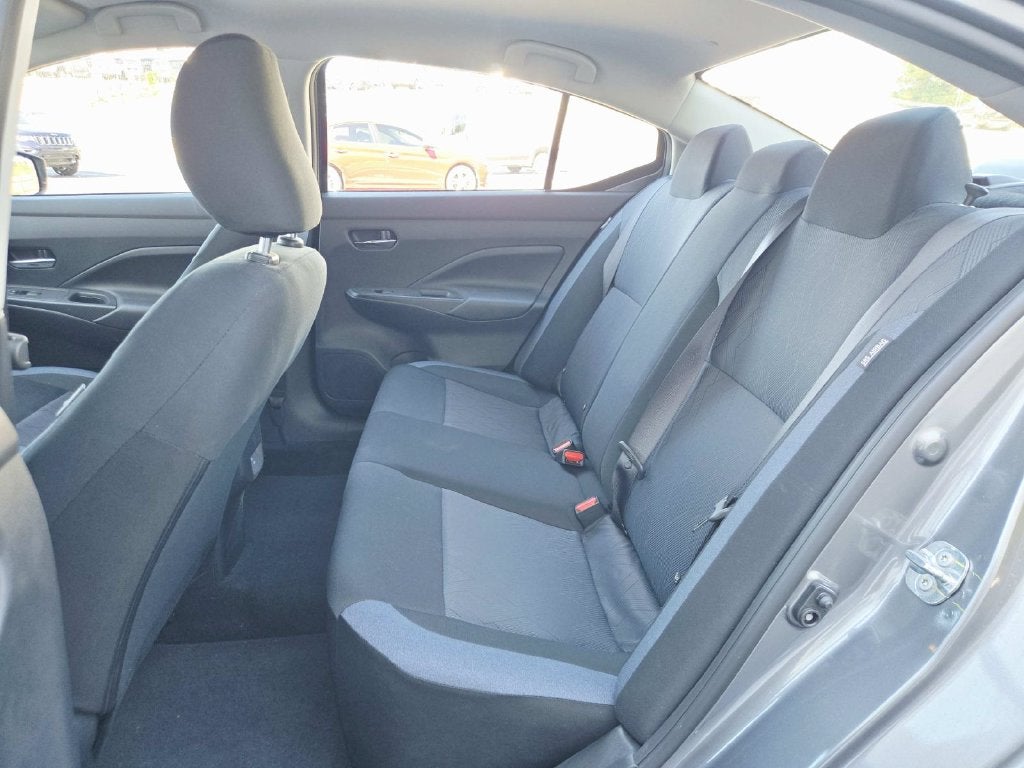 2025 Nissan Versa 1.6 SV SV