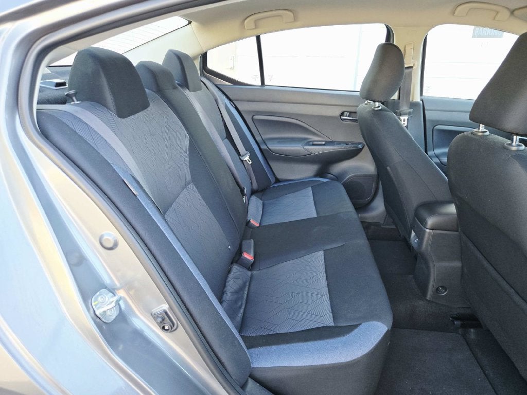 2025 Nissan Versa 1.6 SV SV