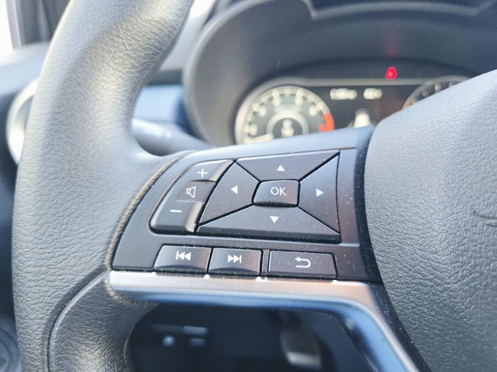 2025 Nissan Versa 1.6 SV SV
